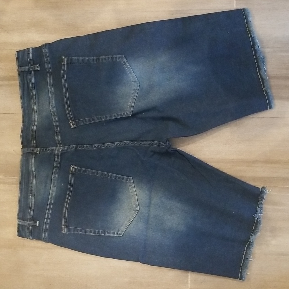 Composition Blue Ripped Denim Short Size XL - Picture 2 of 16